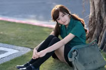 Nữ sinh mặc đồng phục hớp hồn nam giới