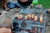 Ảnh cười Facebook: Tác dụng của case máy tính hỏng