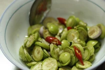 5 đối tượng tuyệt đối không nên ăn cà pháo