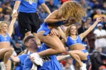 Tình huống cười ra nước mắt (3)