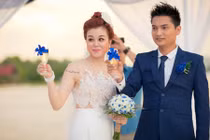 Đám cưới lãng mạn của “trùm” hoa hậu và nữ tiếp viên Vietjet 