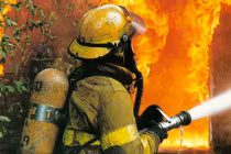 Khủng hoảng Châu Âu: Khi lính cứu hỏa đốt nhà… 