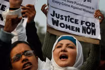 Vì sao phụ nữ Ấn Độ hay bị cưỡng hiếp?