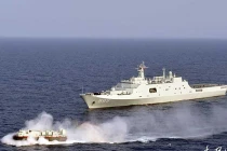 Tàu đổ bộ TQ làm gì gần bờ biển Syria?