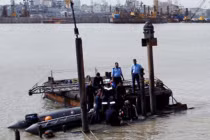 Tàu ngầm Ấn Độ chìm vì “yếu tố con người”?