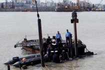 Tàu ngầm Ấn Độ chìm vì “yếu tố con người”?