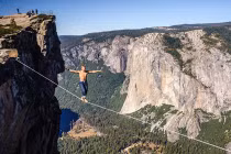 Choáng ngợp, ảnh thể thao mạo hiểm Red Bull 2013