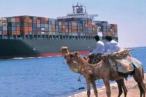 Tàu chở hàng TQ bị tấn công trên Kênh Suez