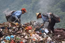 Rác thải “tràn ngập” 1/3 các thành phố Trung Quốc 