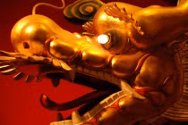 Trung Quốc “tự mua dây trói mình”