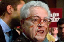 Các chính khách bị “khủng bố” như thế nào?