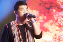 Bất ngờ với giọng hát của con trai Siu Black