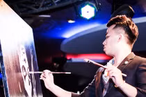 Họa sĩ 9x làm liveshow vẽ tranh đầu tiên tại Việt Nam