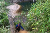 Bám dân, bám bản chữa bệnh cho đồng bào 