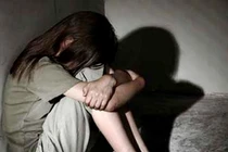 Xót thương bé gái bị gã trai “dê” hãm hiếp