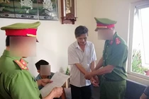 Ông chủ biến thái liên tục hiếp dâm nữ giúp việc khuyết tật