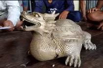 Tượng thú kỳ quái hình “long quy” ở biển Cà Mau bị tạm giữ