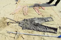 Thi thể nữ giới không đầu dạt vào bờ biển: Hé lộ chi tiết gây sốc