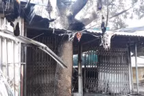 Hỏa hoạn thiêu rụi 4 ki-ốt chợ Quán Trắng - Hoà Bình, bé 8 tuổi tử vong