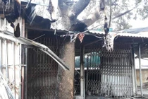 Hỏa hoạn thiêu rụi 4 ki-ốt chợ Quán Trắng - Hoà Bình, bé 8 tuổi tử vong