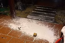 Nhà hàng Không Cầm Quán - Hội An liên tục bị “bom” sơn, mắm tôm: Lộ diện kẻ “khủng bố“? 