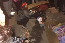 Đang trên đường về khi đi thăm người ốm, 2 nữ giáo viên bị xe tải cán 