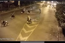Truy bắt nhóm đối tượng cầm dao, kiếm cướp tài sản trong đêm ở Hà Nội