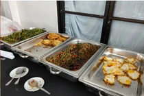 Tuyển nữ Việt Nam ăn uống thiếu chất, phải chờ xe 90 phút