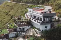 Chủ Mã Pì Lèng Panorama bị xử lý, tại sao quan chức Hà Giang lại không?