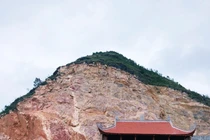 Khu tâm linh Lũng Cú: Hà Giang nói đúng quy hoạch, Bộ VTTTDL bảo sai (?!)