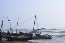 Ra biển đánh bắt cá, con tử vong, cha mất tích