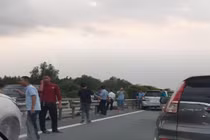 Dỡ barie quay đầu trên cao tốc Long Thành: Điểm danh tài xế vi phạm