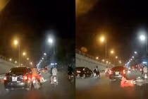 Clip: Ô tô đâm xe máy chở trẻ em rồi bỏ chạy ở Hà Nội