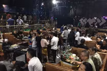 Bar nổi tiếng Playhouse TP HCM “chứa” dân chơi bay lắc sa đọa thế nào? 