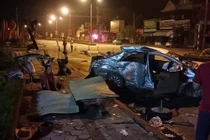 Video cảnh xe khách tông móp đầu ô tô khiến 3 người chết ở Nghệ An