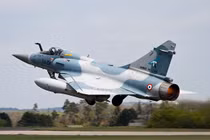 Có Rafale, Pháp vẫn không thay thế được tiêm kích Mirage 2000D