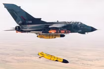 Siêu tên lửa Storm Shadow lần đầu xuất kích đánh IS