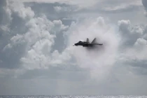 Ấn Độ có thể mua 150 tiêm kích F/A-18E/F, Pháp chết ngất