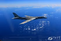 Căng thẳng máy bay ném bom H-6K TQ lao ra biển TBD