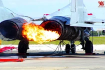 Chiêm ngưỡng “cặp mông” của dàn chiến đấu cơ hầm hố (2)