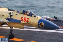 Sự thật tiến độ sản xuất tiêm kích J-15 Trung Quốc