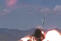 Cách Australia tấn công tầm xa khi không còn tiêm kích bom F-111