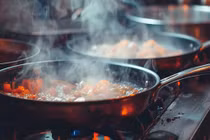 Cả nhà mắc bệnh vì người giúp việc làm chuyện gây sốc này 