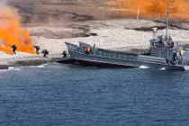 Mục kích Hạm đội Thái Bình Dương Nga tập trận chiếm đảo