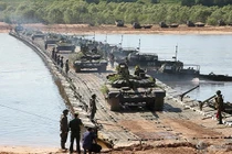 Mỹ chết khiếp với cầu cơ giới tàng hình của Nga