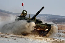 Xe tăng T-72 bắt đầu nã pháo tranh tài Tank Biathlon 2016