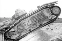 Mổ xẻ chiếc xe tăng hai nòng "thảm họa” của Pháp trong Thế chiến 2 (2)