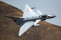 Sợ gì mà Mỹ quyết ngăn chặn Trung Quốc bán máy bay J-10C cho Iran?