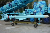 Trung Quốc bán tên lửa chống hạm C-802A cho Venezuela: Đòn đau cho Mỹ?