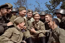 Ảnh màu quý giá về anh hùng Liên Xô trong CTTG 2